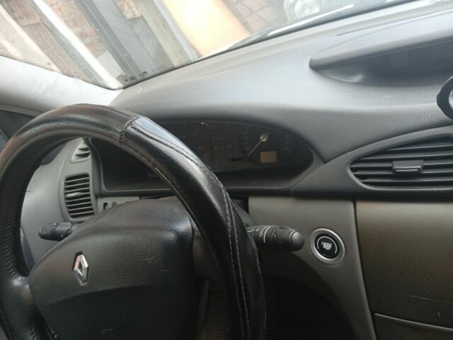 Білий Рено Лагуна, об'ємом двигуна 1.9 л та пробігом 65 тис. км за 799 $, фото 16 на Automoto.ua