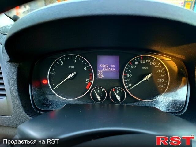 Белый Рено Лагуна, объемом двигателя 1.5 л и пробегом 306 тыс. км за 5800 $, фото 4 на Automoto.ua