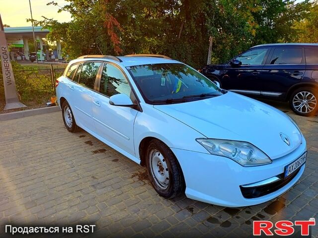 Белый Рено Лагуна, объемом двигателя 1.5 л и пробегом 306 тыс. км за 5800 $, фото 1 на Automoto.ua