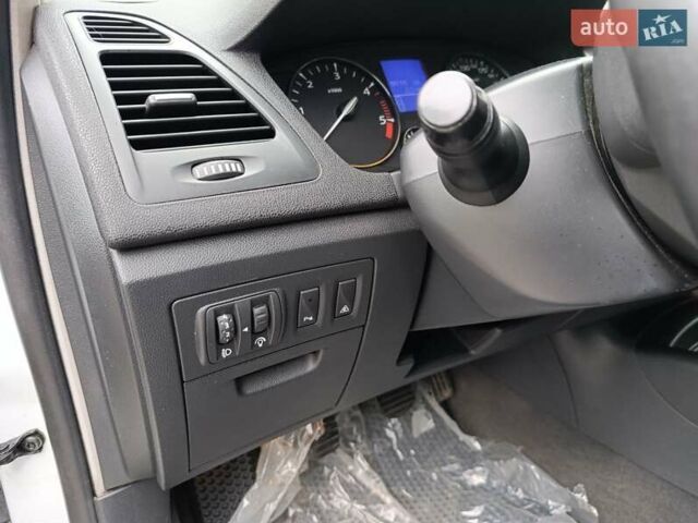 Рено Лагуна 2009 в Харькове на Automoto.ua Белый Рено Лагуна, объемом двигателя 1.46 л и пробегом 197 тыс. км за 5850 $, фото 7 на Automoto.ua