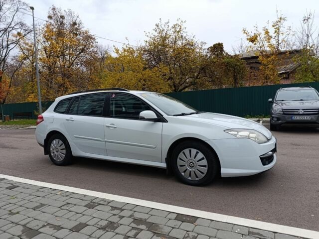 Рено Лагуна 2009 в Харькове на Automoto.ua Белый Рено Лагуна, объемом двигателя 1.5 л и пробегом 197 тыс. км за 5850 $, фото 1 на Automoto.ua