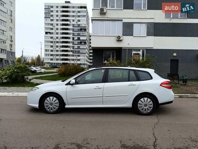 Рено Лагуна 2009 в Харькове на Automoto.ua Белый Рено Лагуна, объемом двигателя 1.46 л и пробегом 197 тыс. км за 5850 $, фото 8 на Automoto.ua