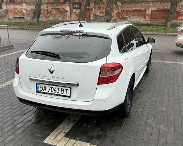 Белый Рено Лагуна, объемом двигателя 1.46 л и пробегом 348 тыс. км за 5300 $, фото 3 на Automoto.ua