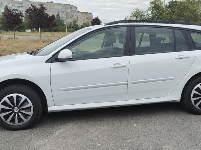Білий Рено Лагуна, об'ємом двигуна 1.5 л та пробігом 170 тис. км за 7499 $, фото 2 на Automoto.ua