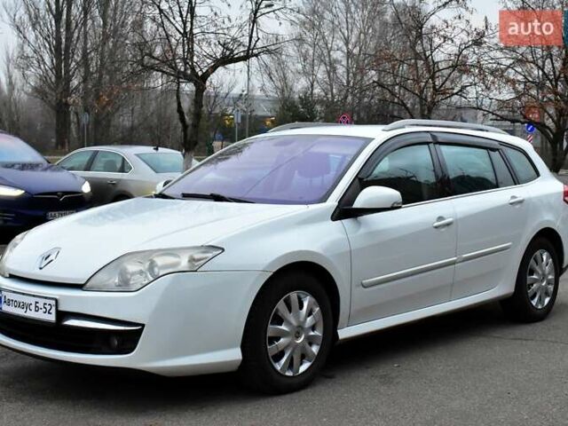 Белый Рено Лагуна, объемом двигателя 1.5 л и пробегом 183 тыс. км за 5900 $, фото 2 на Automoto.ua