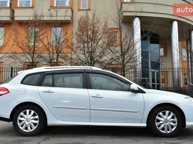 Белый Рено Лагуна, объемом двигателя 1.5 л и пробегом 183 тыс. км за 5900 $, фото 5 на Automoto.ua