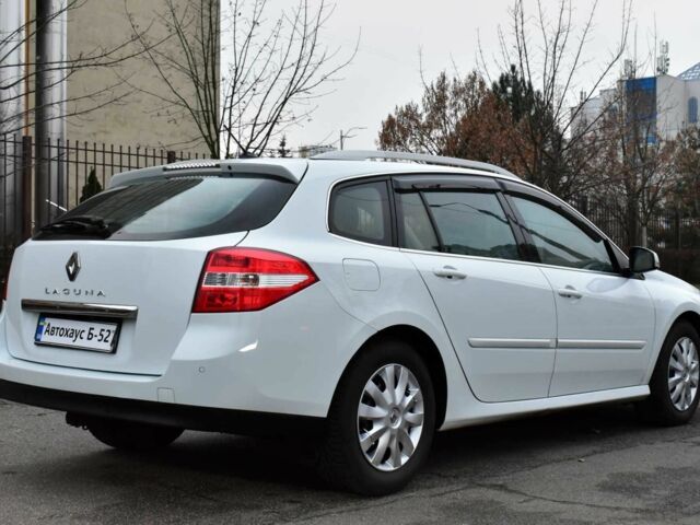 Белый Рено Лагуна, объемом двигателя 1.5 л и пробегом 183 тыс. км за 5700 $, фото 1 на Automoto.ua