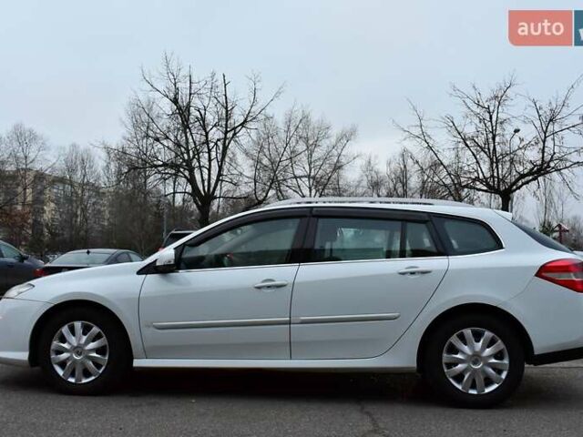 Белый Рено Лагуна, объемом двигателя 1.5 л и пробегом 183 тыс. км за 5900 $, фото 6 на Automoto.ua