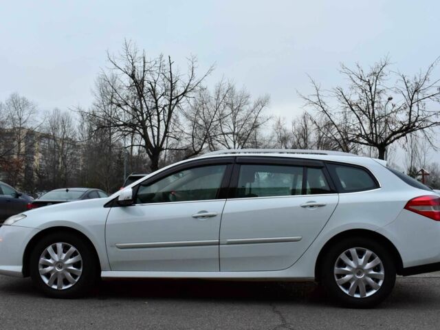 Белый Рено Лагуна, объемом двигателя 1.5 л и пробегом 183 тыс. км за 5700 $, фото 4 на Automoto.ua