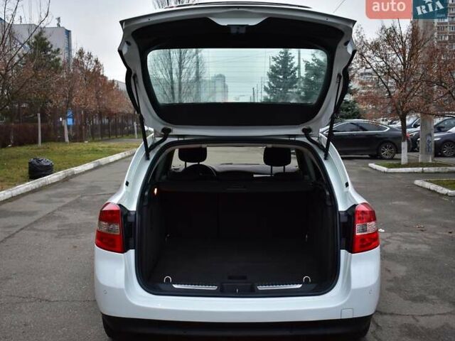 Белый Рено Лагуна, объемом двигателя 1.5 л и пробегом 183 тыс. км за 5900 $, фото 19 на Automoto.ua