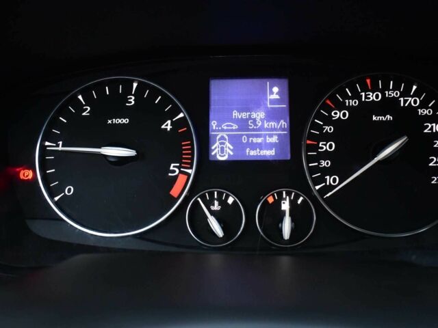 Белый Рено Лагуна, объемом двигателя 1.5 л и пробегом 183 тыс. км за 5700 $, фото 12 на Automoto.ua