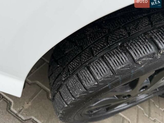 Белый Рено Лагуна, объемом двигателя 1.46 л и пробегом 257 тыс. км за 7499 $, фото 15 на Automoto.ua