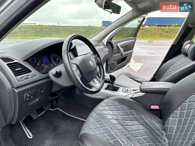 Белый Рено Лагуна, объемом двигателя 1.46 л и пробегом 266 тыс. км за 6700 $, фото 12 на Automoto.ua