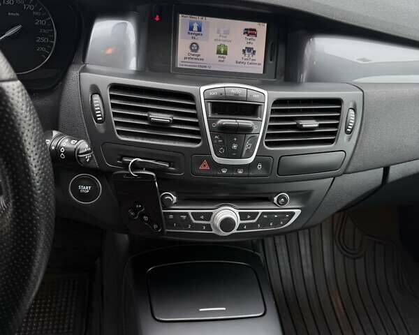 Белый Рено Лагуна, объемом двигателя 1.46 л и пробегом 257 тыс. км за 7499 $, фото 24 на Automoto.ua