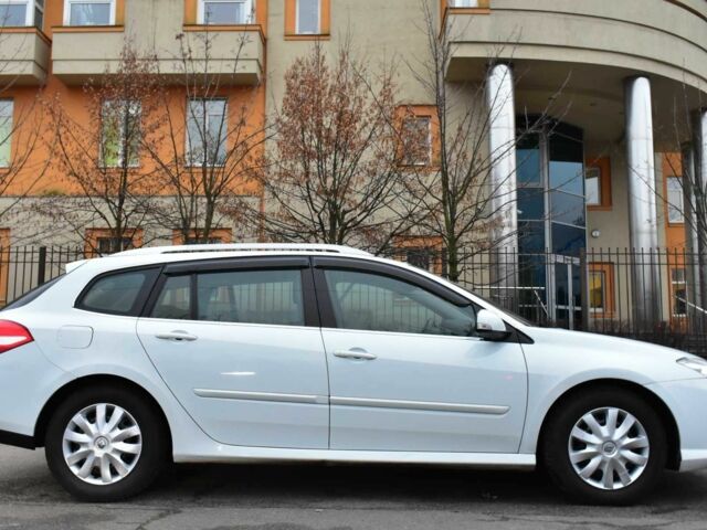 Белый Рено Лагуна, объемом двигателя 1.5 л и пробегом 183 тыс. км за 5700 $, фото 6 на Automoto.ua