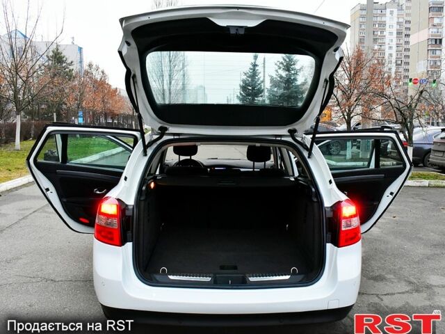 Белый Рено Лагуна, объемом двигателя 1.5 л и пробегом 183 тыс. км за 5900 $, фото 13 на Automoto.ua