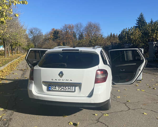 Белый Рено Лагуна, объемом двигателя 1.46 л и пробегом 344 тыс. км за 7300 $, фото 9 на Automoto.ua