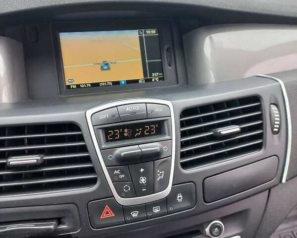 Белый Рено Лагуна, объемом двигателя 2 л и пробегом 274 тыс. км за 6500 $, фото 16 на Automoto.ua