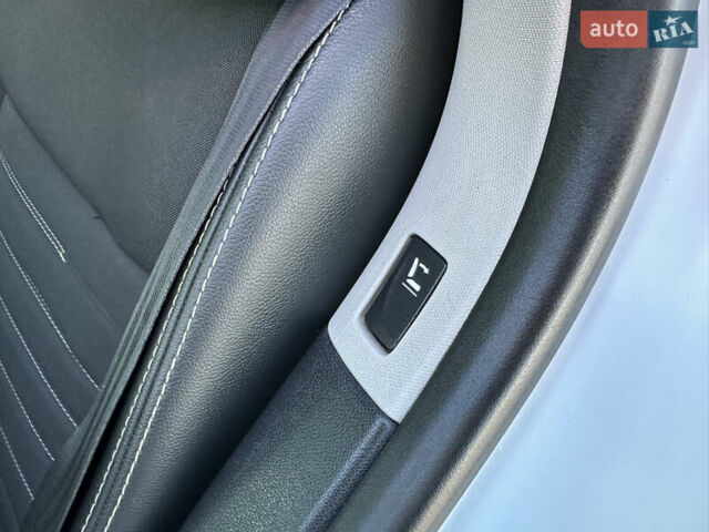 Белый Рено Лагуна, объемом двигателя 1.46 л и пробегом 290 тыс. км за 6999 $, фото 44 на Automoto.ua