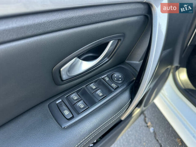 Белый Рено Лагуна, объемом двигателя 1.46 л и пробегом 290 тыс. км за 6999 $, фото 37 на Automoto.ua