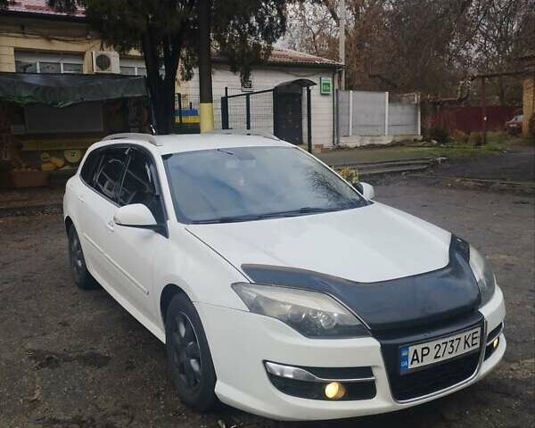 Белый Рено Лагуна, объемом двигателя 1.46 л и пробегом 280 тыс. км за 7800 $, фото 1 на Automoto.ua