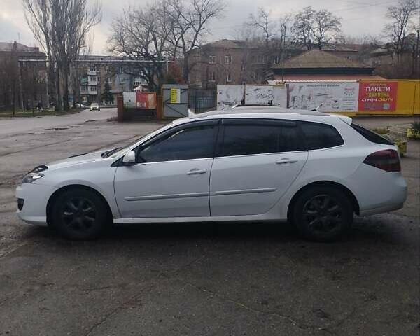 Белый Рено Лагуна, объемом двигателя 1.46 л и пробегом 280 тыс. км за 7800 $, фото 5 на Automoto.ua