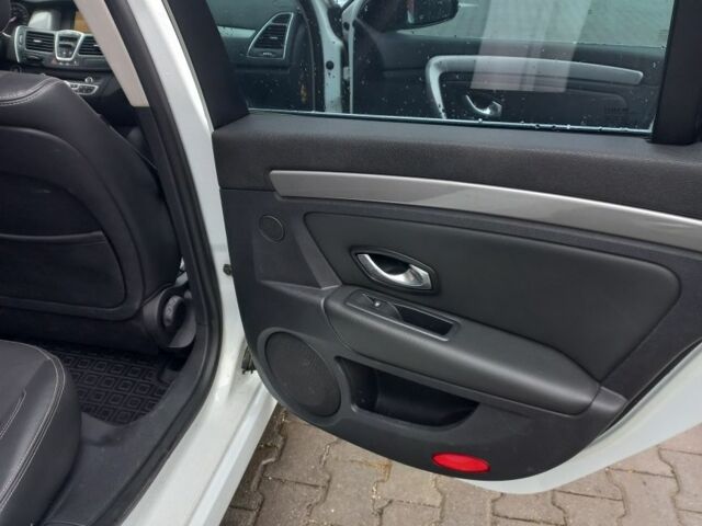 Рено Лагуна 2011 в Хмельницком на Automoto.ua Белый Рено Лагуна, объемом двигателя 2 л и пробегом 274 тыс. км за 6500 $, фото 10 на Automoto.ua