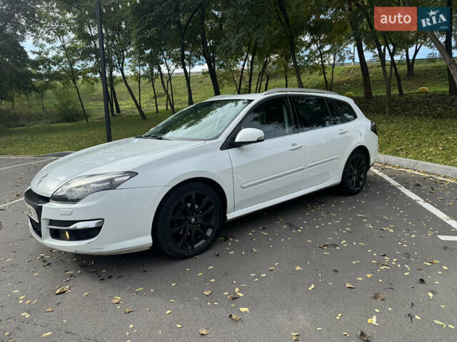 Белый Рено Лагуна, объемом двигателя 1.46 л и пробегом 251 тыс. км за 5950 $, фото 3 на Automoto.ua