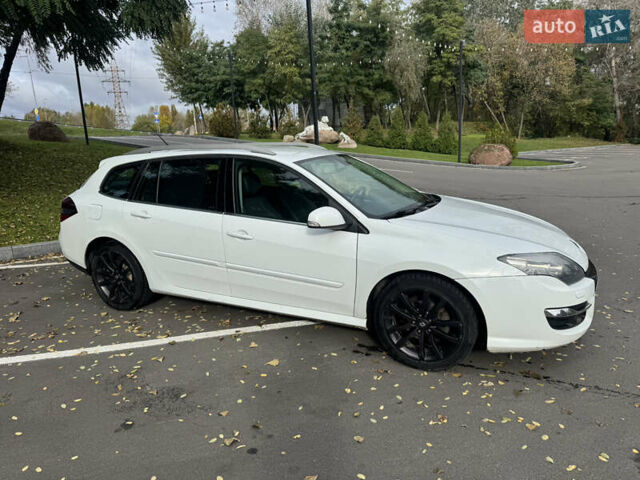 Белый Рено Лагуна, объемом двигателя 1.46 л и пробегом 251 тыс. км за 5950 $, фото 1 на Automoto.ua