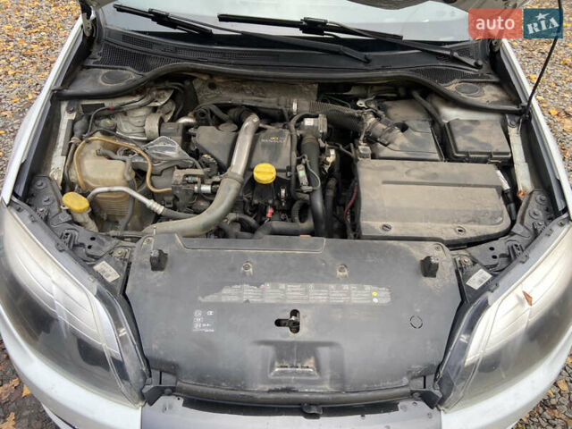 Белый Рено Лагуна, объемом двигателя 1.46 л и пробегом 323 тыс. км за 6800 $, фото 25 на Automoto.ua