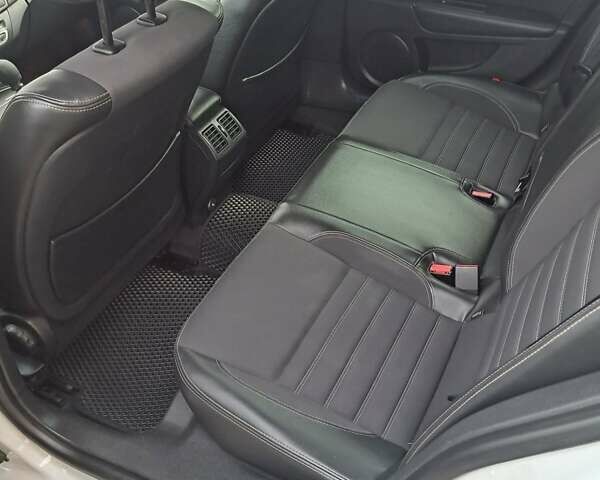 Белый Рено Лагуна, объемом двигателя 1.5 л и пробегом 287 тыс. км за 9000 $, фото 4 на Automoto.ua