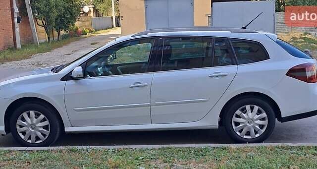 Белый Рено Лагуна, объемом двигателя 1.5 л и пробегом 287 тыс. км за 9000 $, фото 14 на Automoto.ua