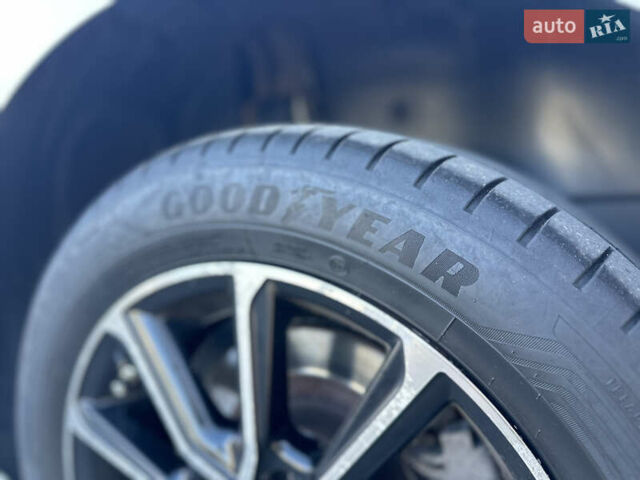 Белый Рено Лагуна, объемом двигателя 1.46 л и пробегом 290 тыс. км за 6999 $, фото 15 на Automoto.ua