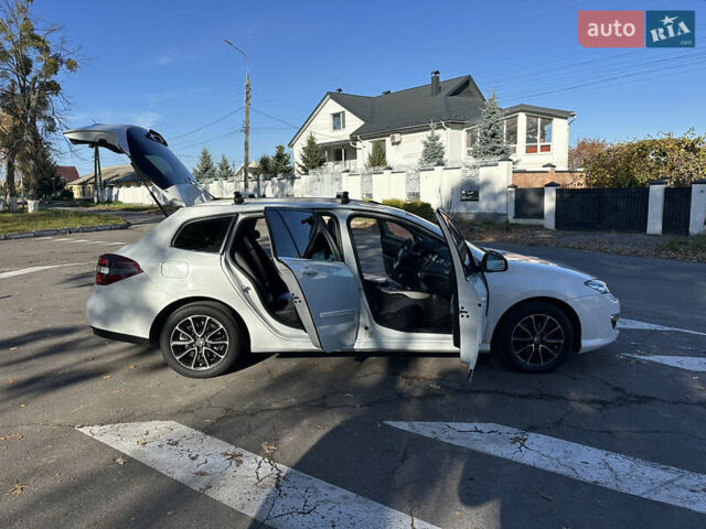 Белый Рено Лагуна, объемом двигателя 1.46 л и пробегом 290 тыс. км за 6999 $, фото 59 на Automoto.ua