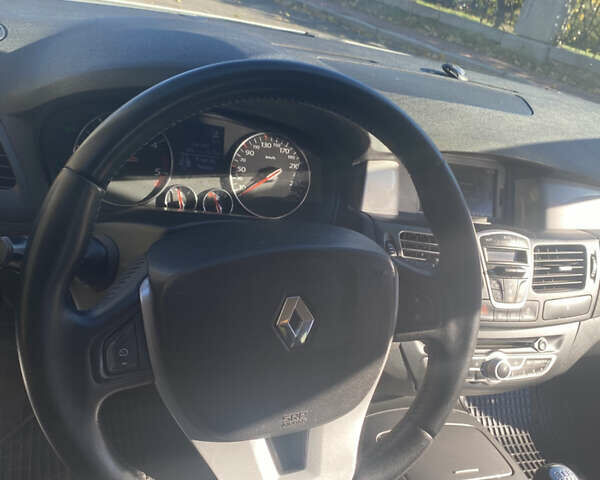 Белый Рено Лагуна, объемом двигателя 1.46 л и пробегом 344 тыс. км за 7300 $, фото 11 на Automoto.ua