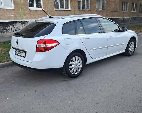 Белый Рено Лагуна, объемом двигателя 1.5 л и пробегом 287 тыс. км за 9000 $, фото 9 на Automoto.ua