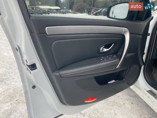 Білий Рено Лагуна, об'ємом двигуна 1.46 л та пробігом 347 тис. км за 6700 $, фото 15 на Automoto.ua