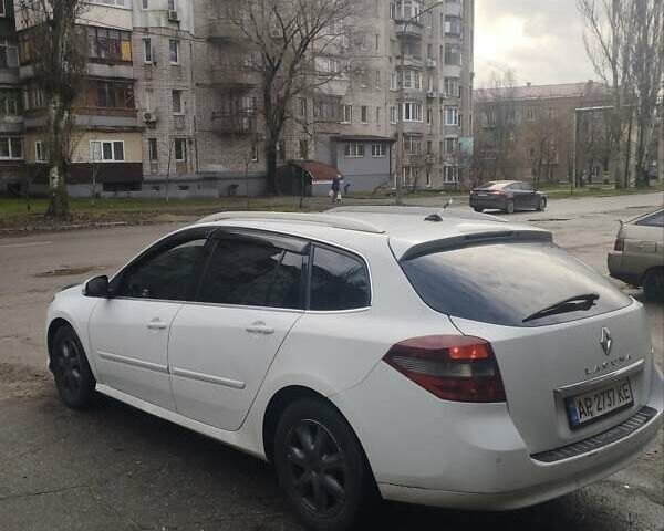 Белый Рено Лагуна, объемом двигателя 1.46 л и пробегом 280 тыс. км за 7800 $, фото 4 на Automoto.ua