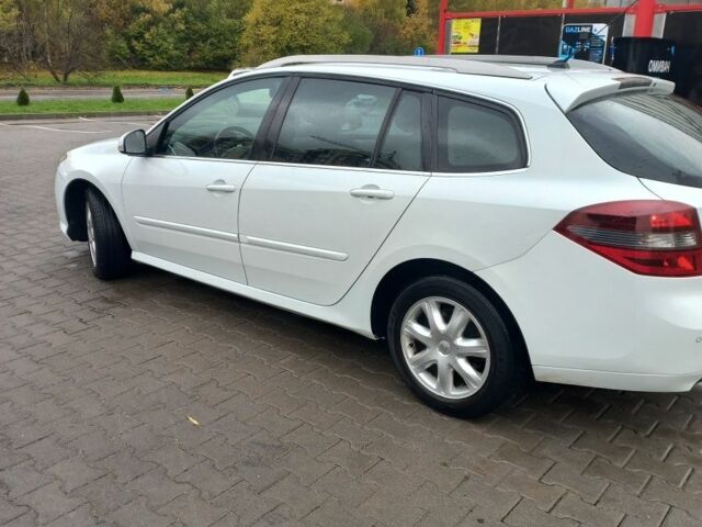 Рено Лагуна 2011 в Хмельницком на Automoto.ua Белый Рено Лагуна, объемом двигателя 2 л и пробегом 274 тыс. км за 6500 $, фото 4 на Automoto.ua