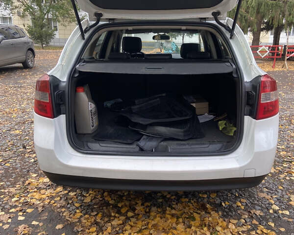 Белый Рено Лагуна, объемом двигателя 1.46 л и пробегом 323 тыс. км за 6800 $, фото 14 на Automoto.ua