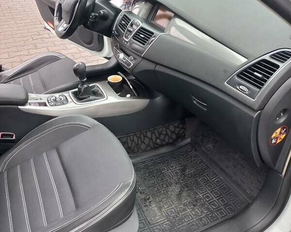 Белый Рено Лагуна, объемом двигателя 2 л и пробегом 274 тыс. км за 6500 $, фото 15 на Automoto.ua