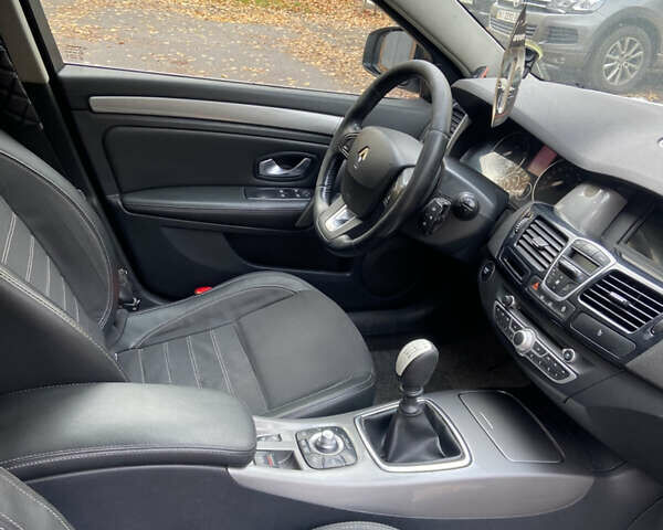 Белый Рено Лагуна, объемом двигателя 1.46 л и пробегом 323 тыс. км за 6800 $, фото 12 на Automoto.ua