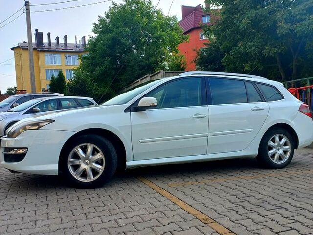 Белый Рено Лагуна, объемом двигателя 2 л и пробегом 273 тыс. км за 6700 $, фото 1 на Automoto.ua