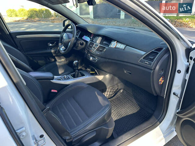 Белый Рено Лагуна, объемом двигателя 1.46 л и пробегом 290 тыс. км за 6999 $, фото 52 на Automoto.ua