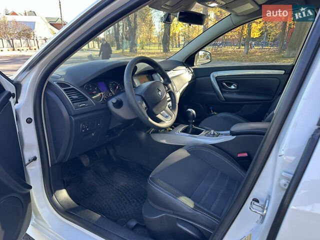 Белый Рено Лагуна, объемом двигателя 1.46 л и пробегом 290 тыс. км за 6999 $, фото 38 на Automoto.ua