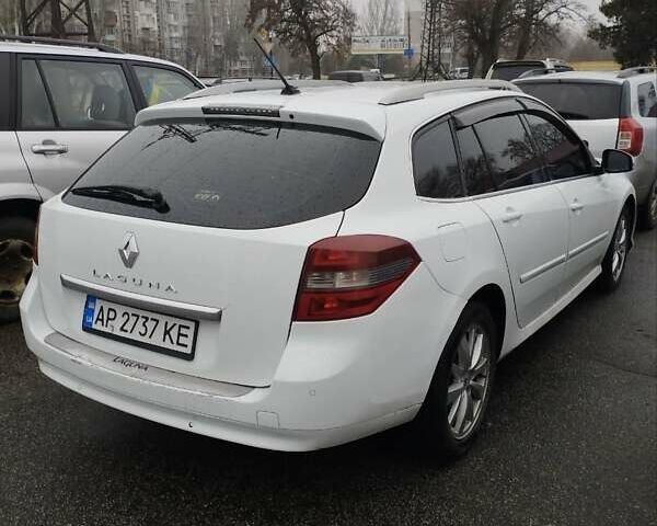 Белый Рено Лагуна, объемом двигателя 1.46 л и пробегом 280 тыс. км за 7600 $, фото 14 на Automoto.ua