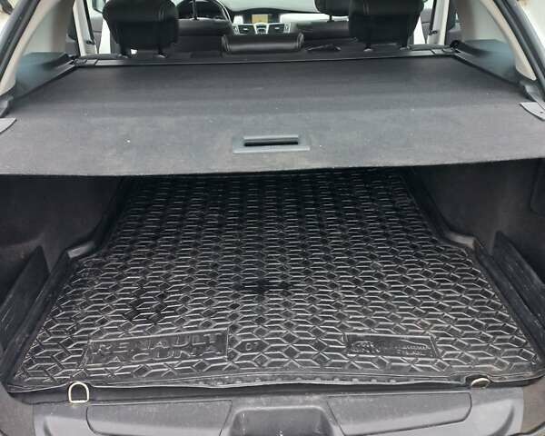 Белый Рено Лагуна, объемом двигателя 2 л и пробегом 274 тыс. км за 6500 $, фото 19 на Automoto.ua