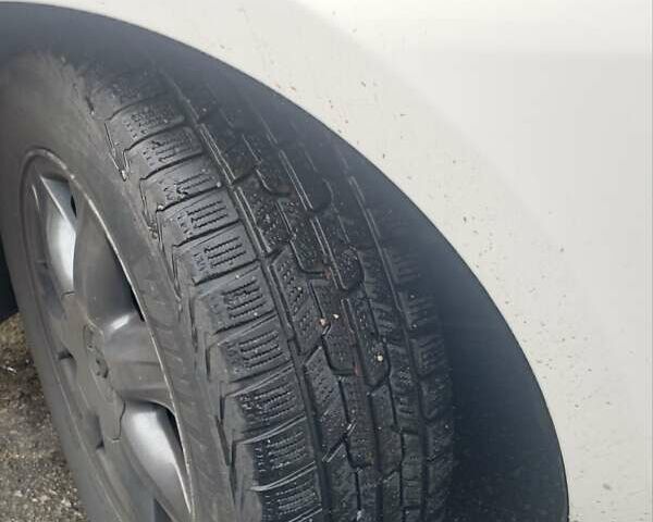 Белый Рено Лагуна, объемом двигателя 1.46 л и пробегом 280 тыс. км за 7800 $, фото 11 на Automoto.ua