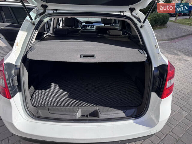 Белый Рено Лагуна, объемом двигателя 1.5 л и пробегом 201 тыс. км за 6300 $, фото 9 на Automoto.ua