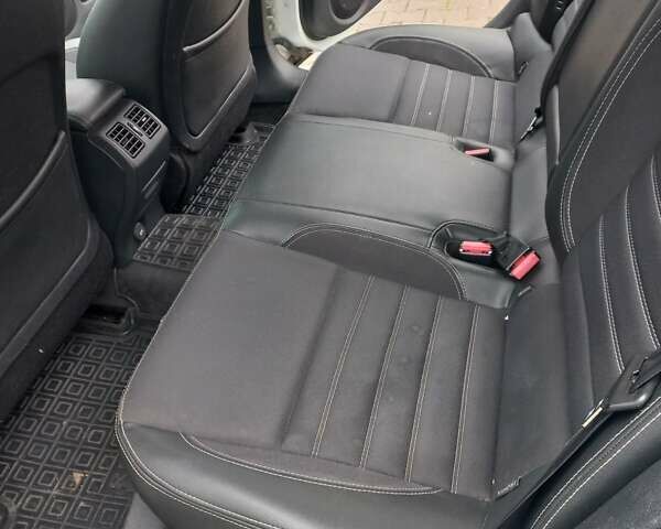 Белый Рено Лагуна, объемом двигателя 2 л и пробегом 274 тыс. км за 6500 $, фото 10 на Automoto.ua